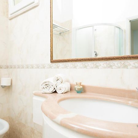 Hotel Rosa Maria Elite Bellaria-Igea Marina Bagian luar foto