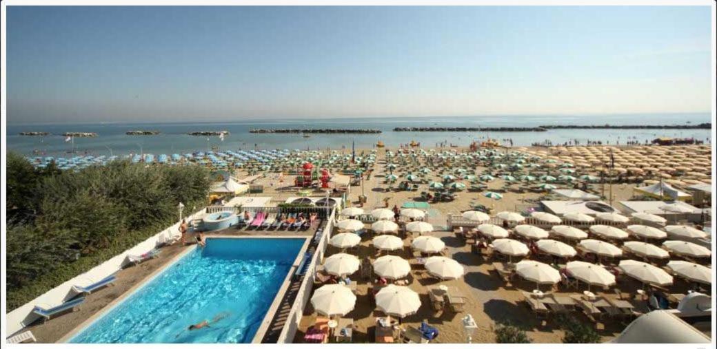 Hotel Rosa Maria Elite Bellaria-Igea Marina Bagian luar foto