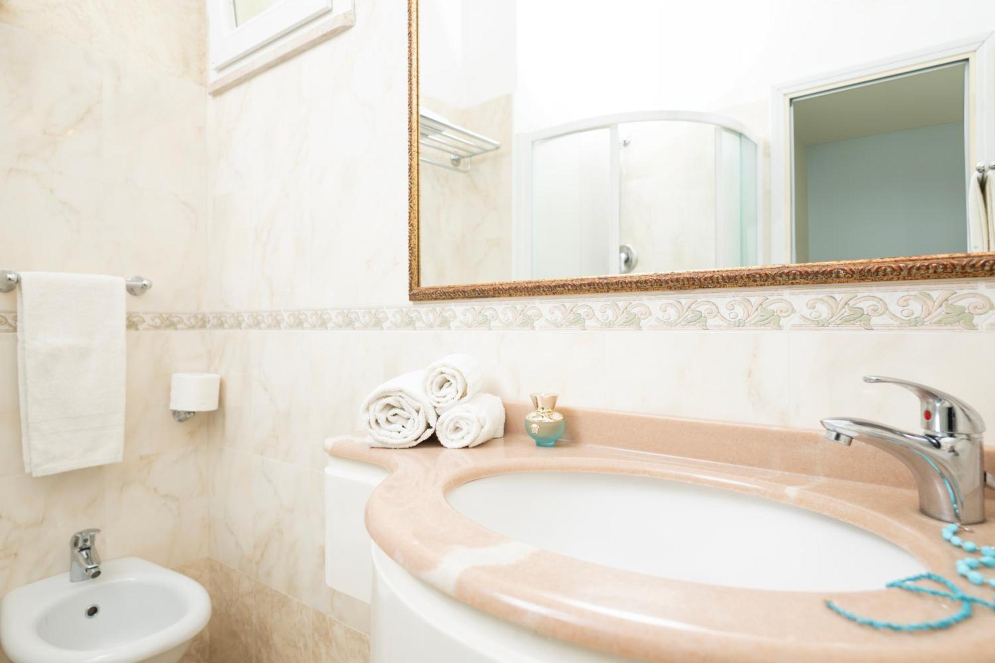 Hotel Rosa Maria Elite Bellaria-Igea Marina Bagian luar foto