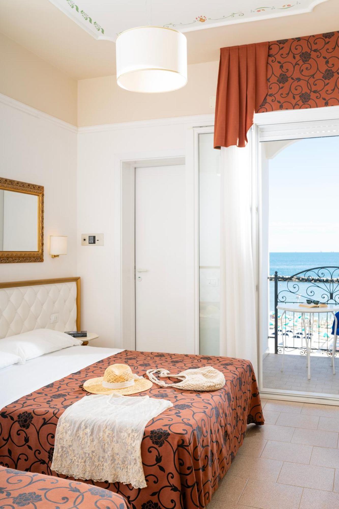 Hotel Rosa Maria Elite Bellaria-Igea Marina Bagian luar foto