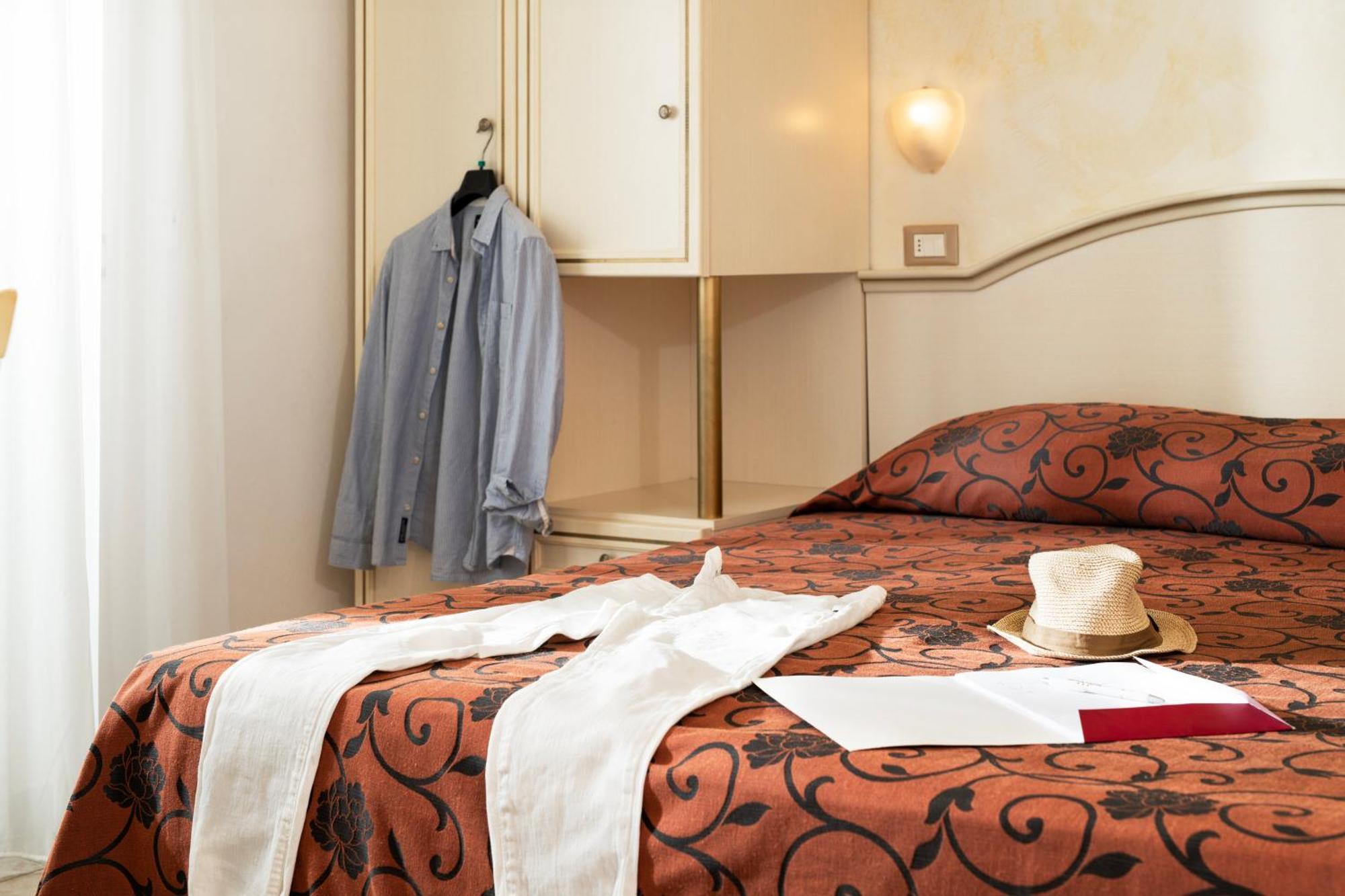 Hotel Rosa Maria Elite Bellaria-Igea Marina Bagian luar foto