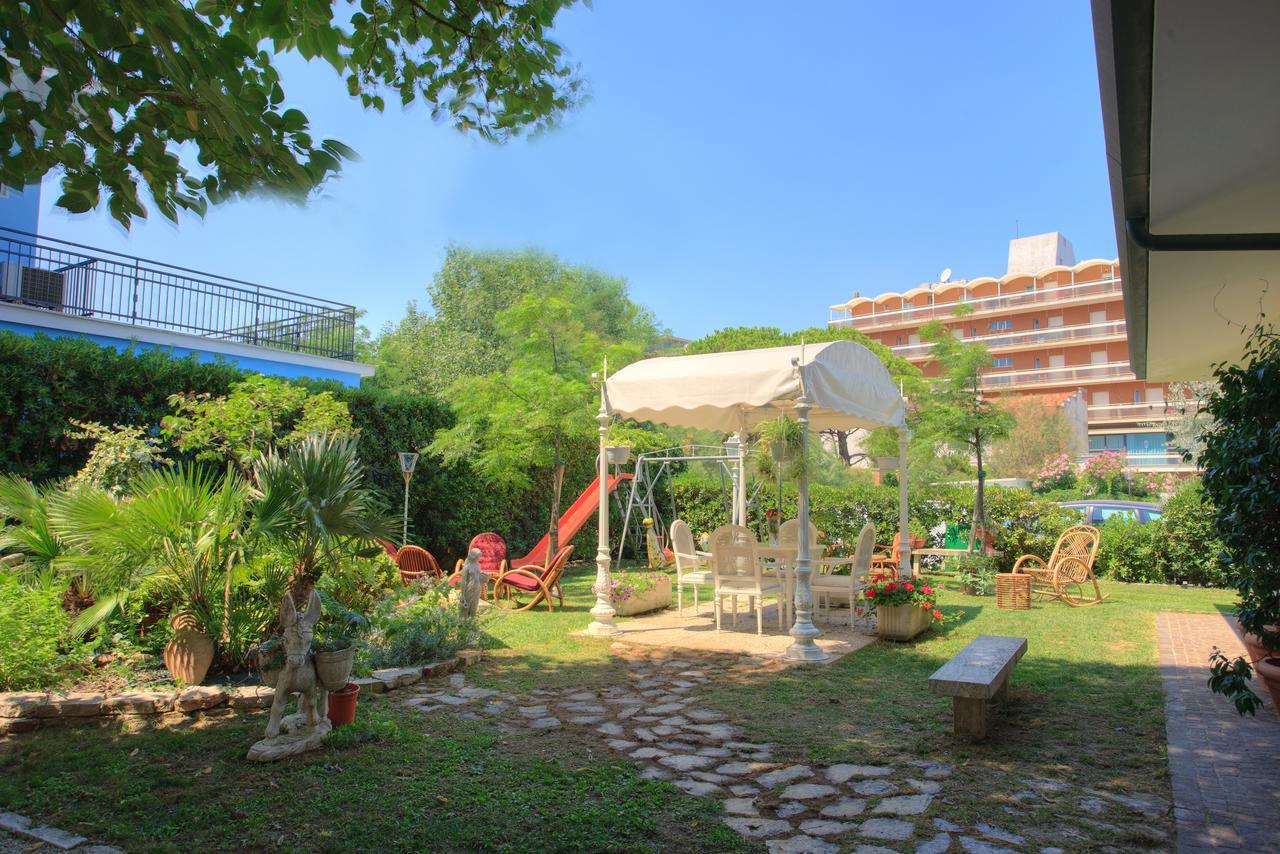 Hotel Rosa Maria Elite Bellaria-Igea Marina Bagian luar foto