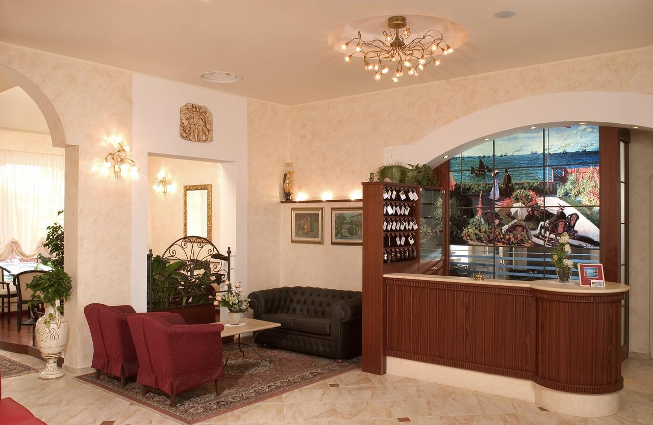 Hotel Rosa Maria Elite Bellaria-Igea Marina Bagian luar foto