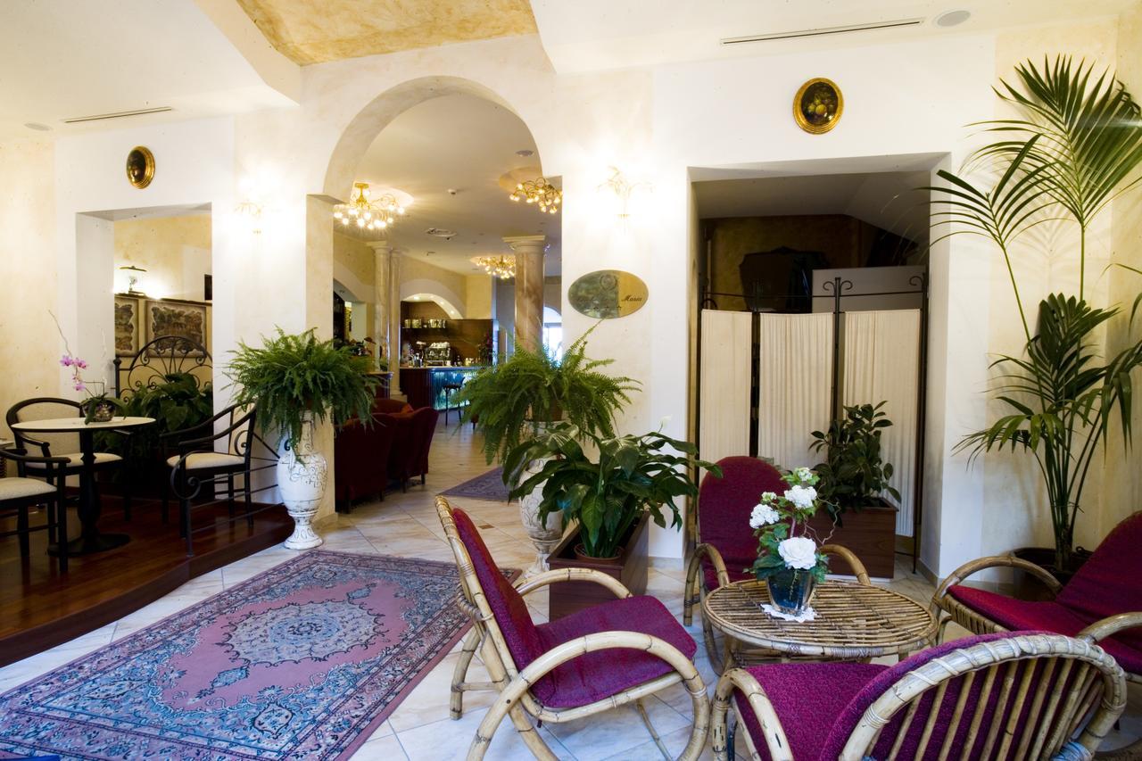Hotel Rosa Maria Elite Bellaria-Igea Marina Bagian luar foto